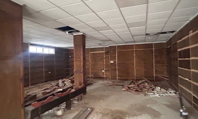 Herverkoop - Commercial (6) -
Jacarilla