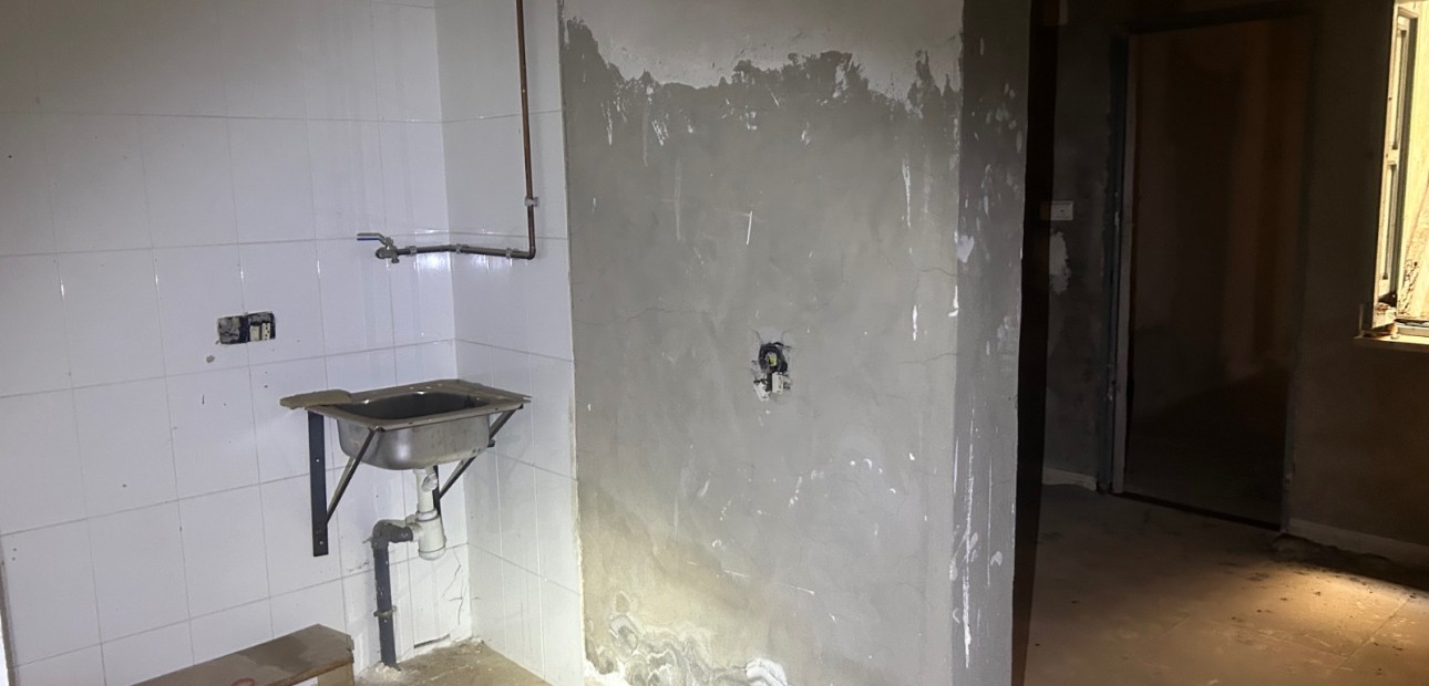 Herverkoop - Commercial (6) -
Jacarilla