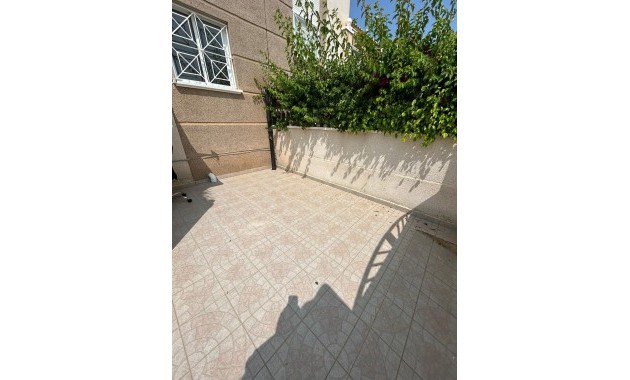 Herverkoop - Bungalow -
Torrevieja - Torreblanca