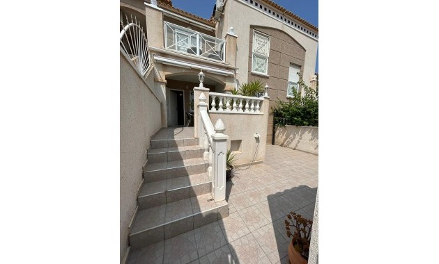 Herverkoop - Bungalow -
Torrevieja - Torreblanca