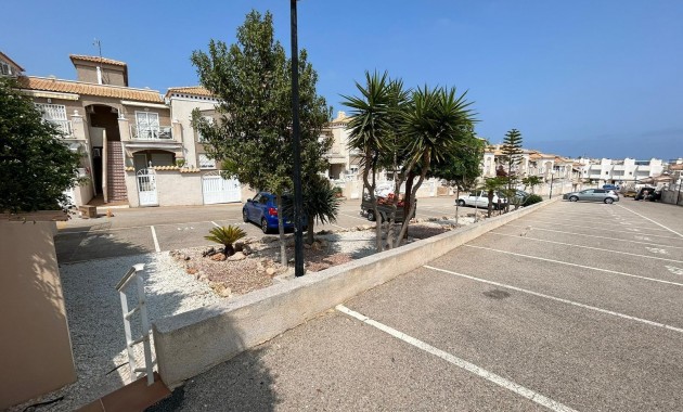 Herverkoop - Bungalow -
Torrevieja - Torreblanca