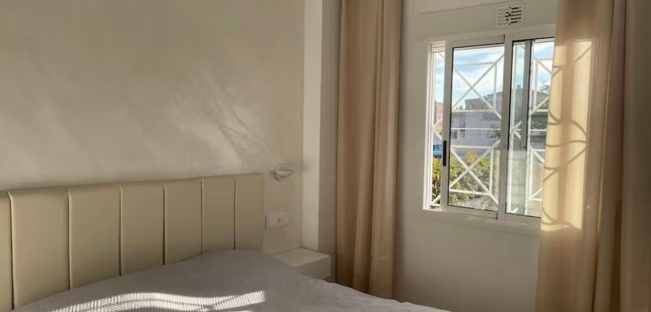 Herverkoop - Bungalow -
Torrevieja - Torreblanca