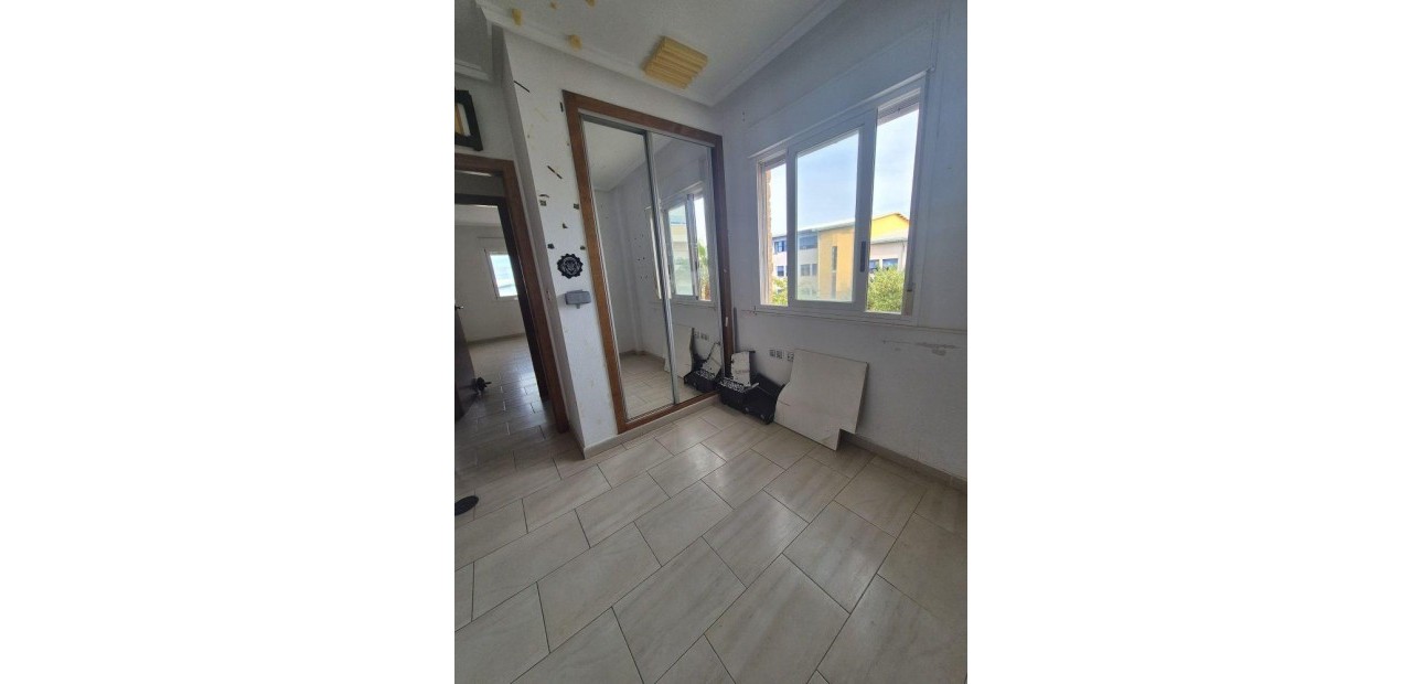 Venta - Apartamento / piso -
Torrevieja - Aguas Nuevas