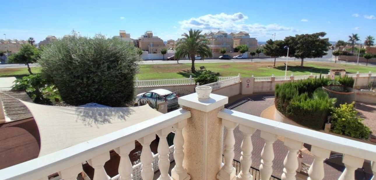 Sale - Duplex -
Torrevieja - El limonar