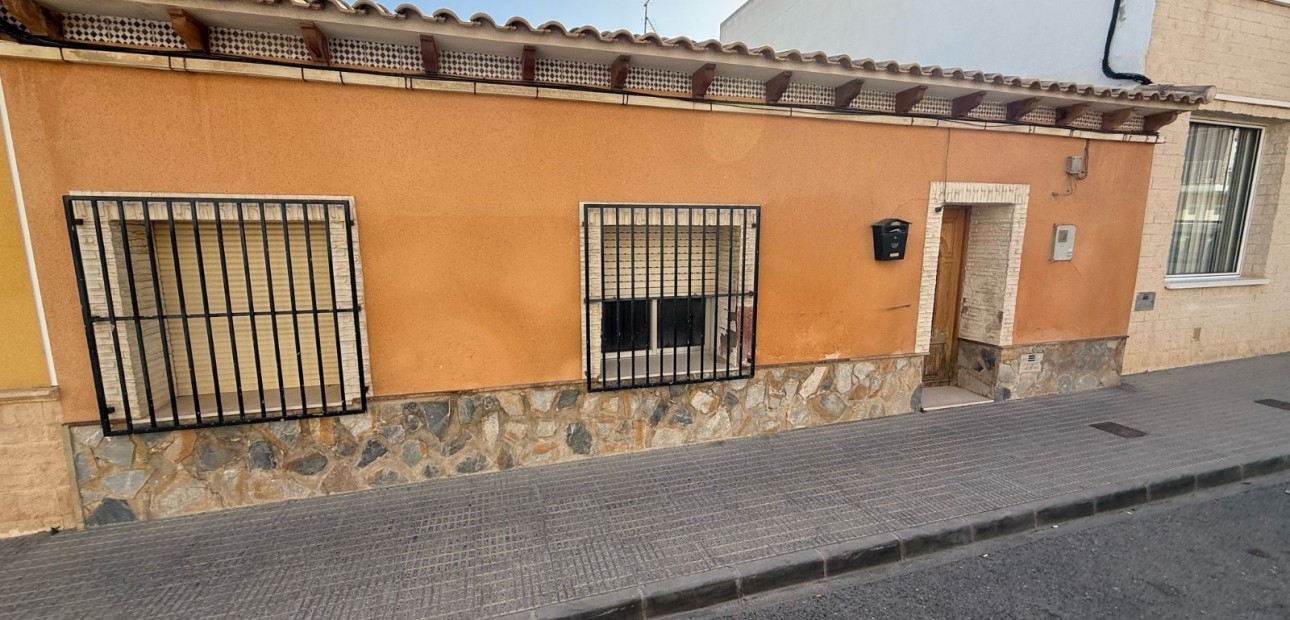 Herverkoop - Herenhuis -
Los Montesinos - Los Montesinos - Village