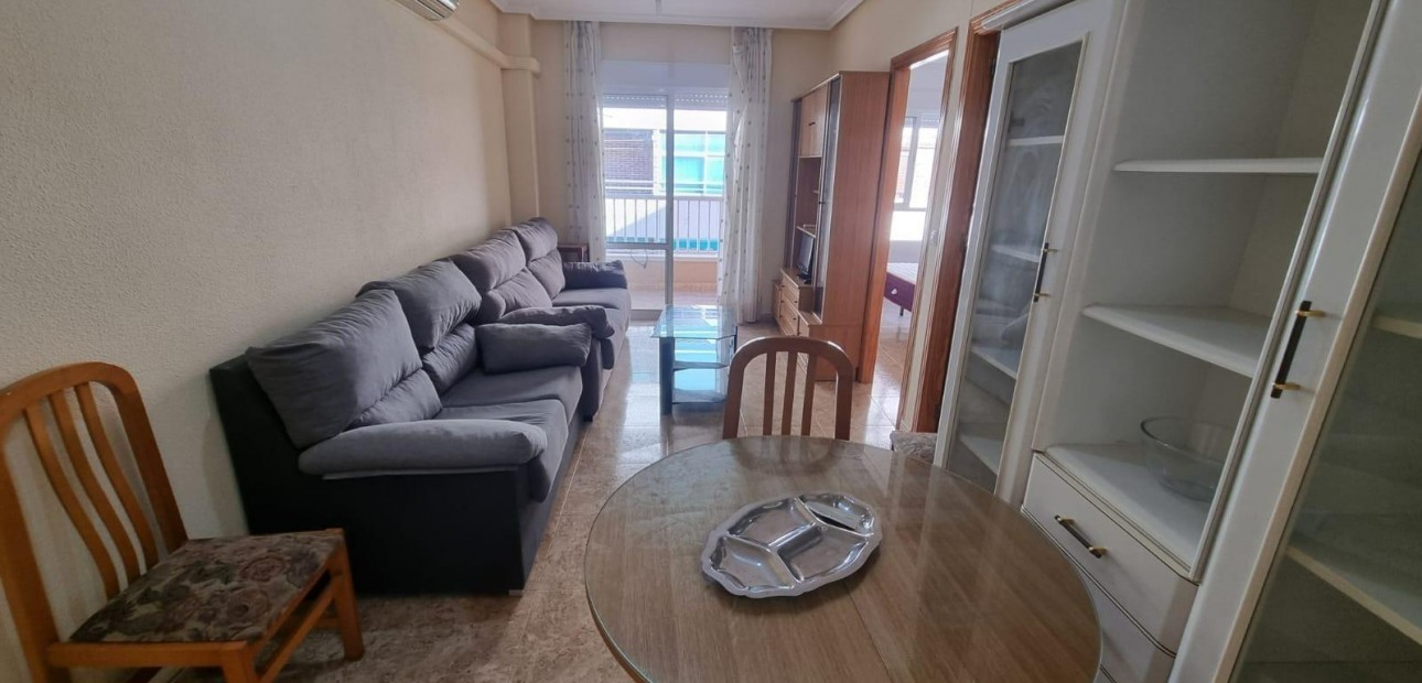 Herverkoop - Appartement / flat -
Torrevieja - Acequion