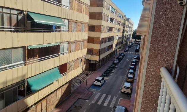 Herverkoop - Appartement / flat -
Torrevieja - Acequion