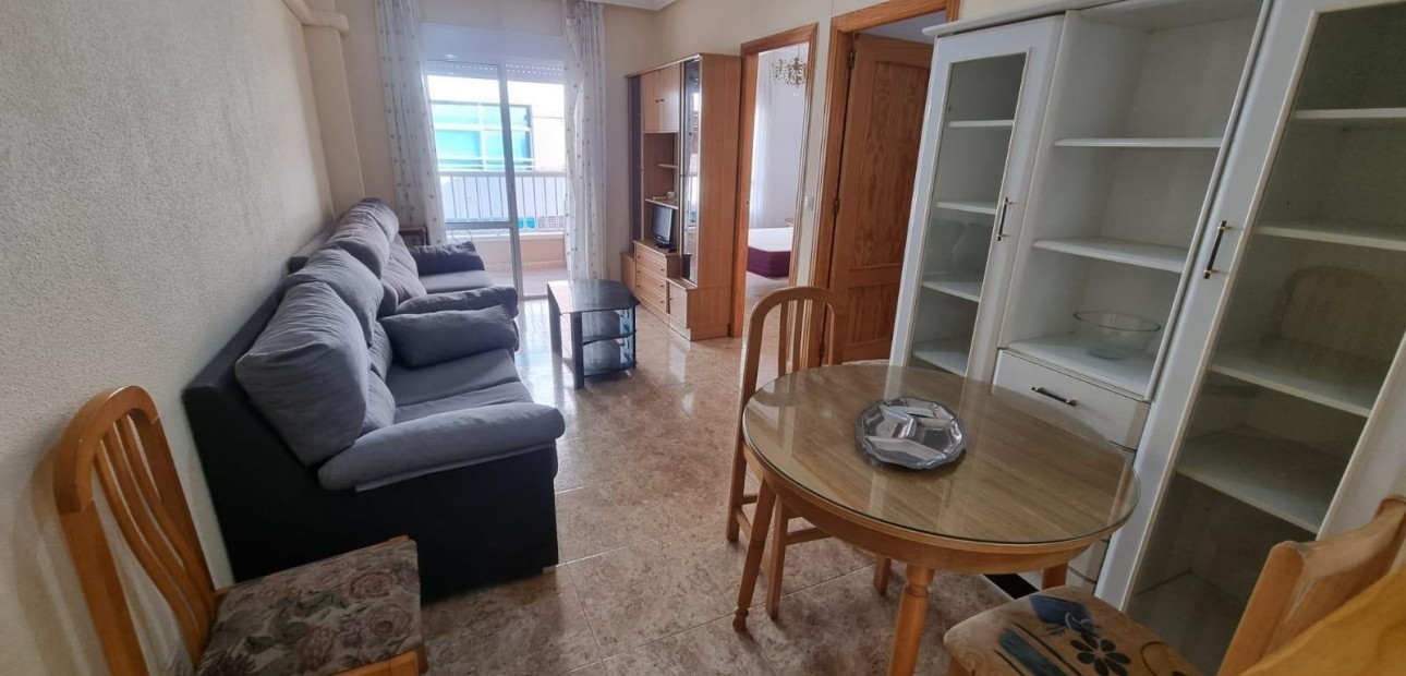 Herverkoop - Appartement / flat -
Torrevieja - Acequion