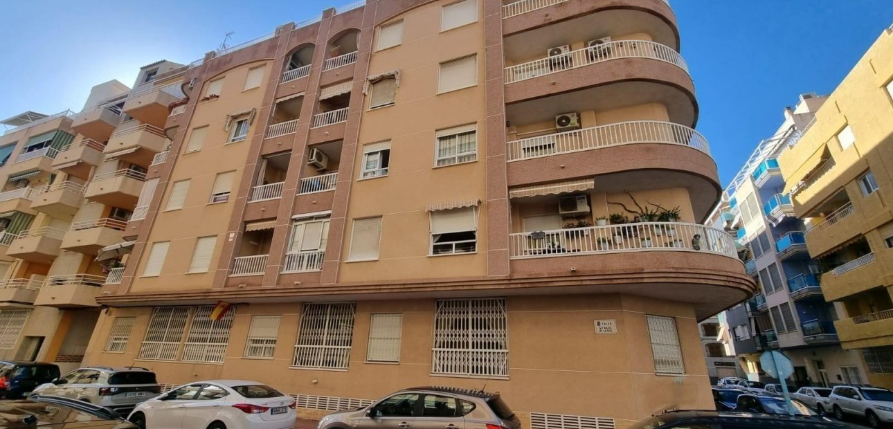 Herverkoop - Appartement / flat -
Torrevieja - Acequion
