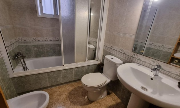 Herverkoop - Appartement / flat -
Torrevieja - Acequion