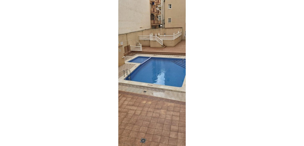 Venta - Apartamento / piso -
Torrevieja - Centro
