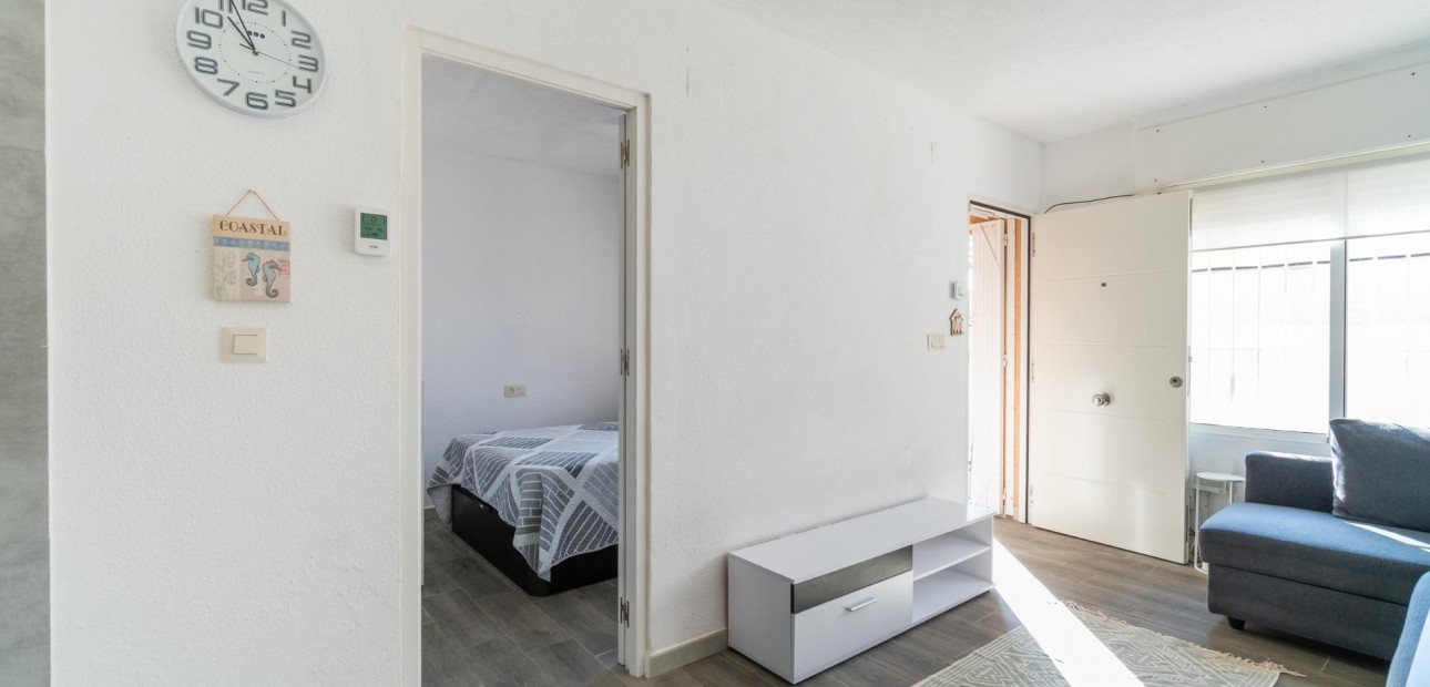 Sale - Bungalow -
Torrevieja - Los balcones