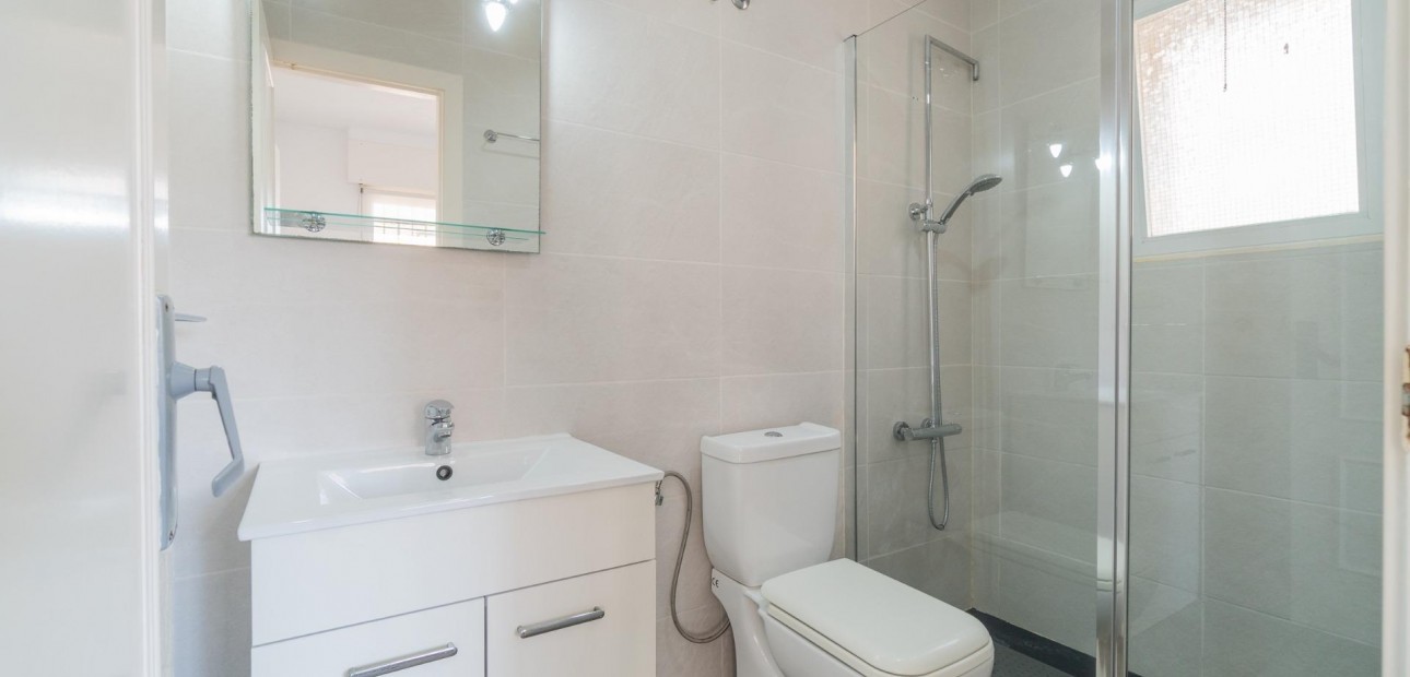 Sale - Bungalow -
Torrevieja - Los balcones