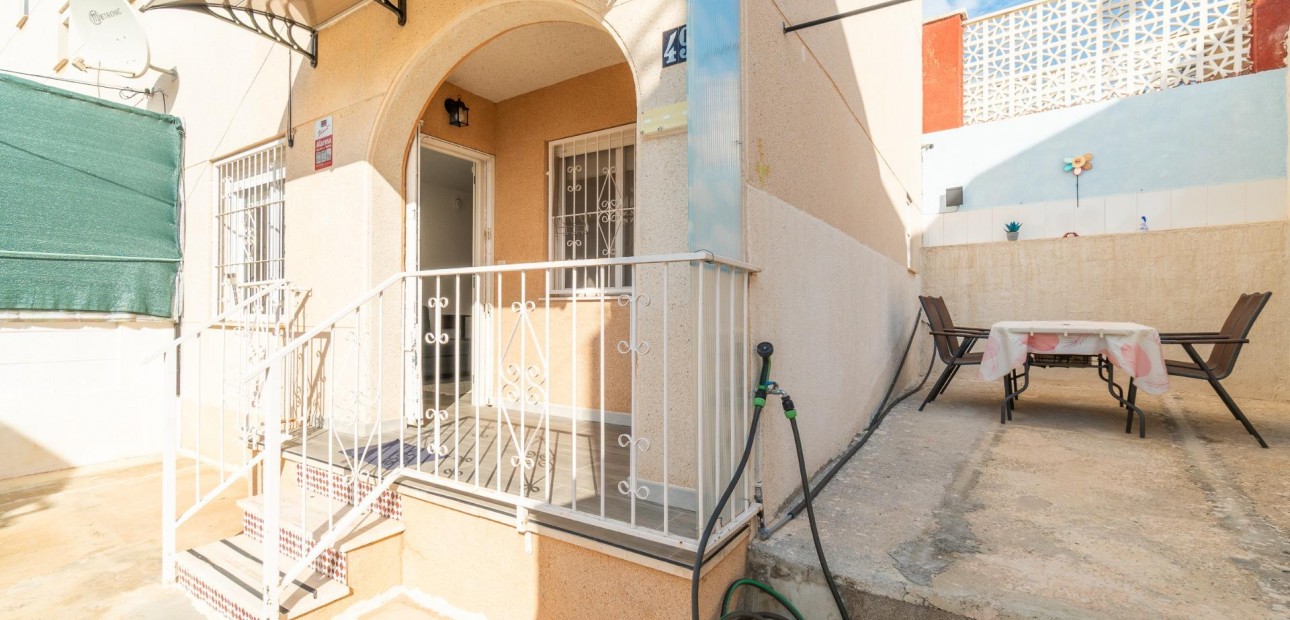 Sale - Bungalow -
Torrevieja - Los balcones