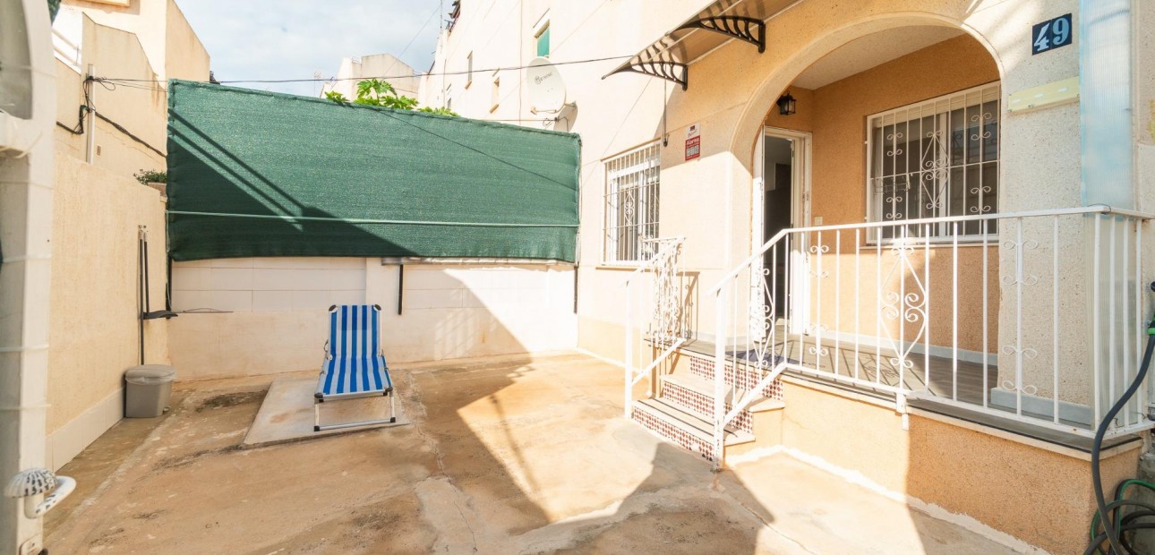 Sale - Bungalow -
Torrevieja - Los balcones