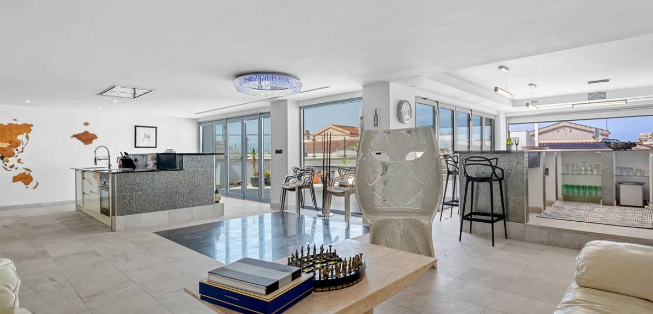 Herverkoop - Villa -
Ciudad Quesada