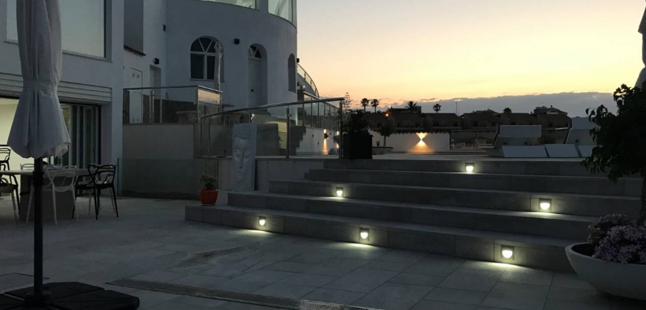 Herverkoop - Villa -
Ciudad Quesada