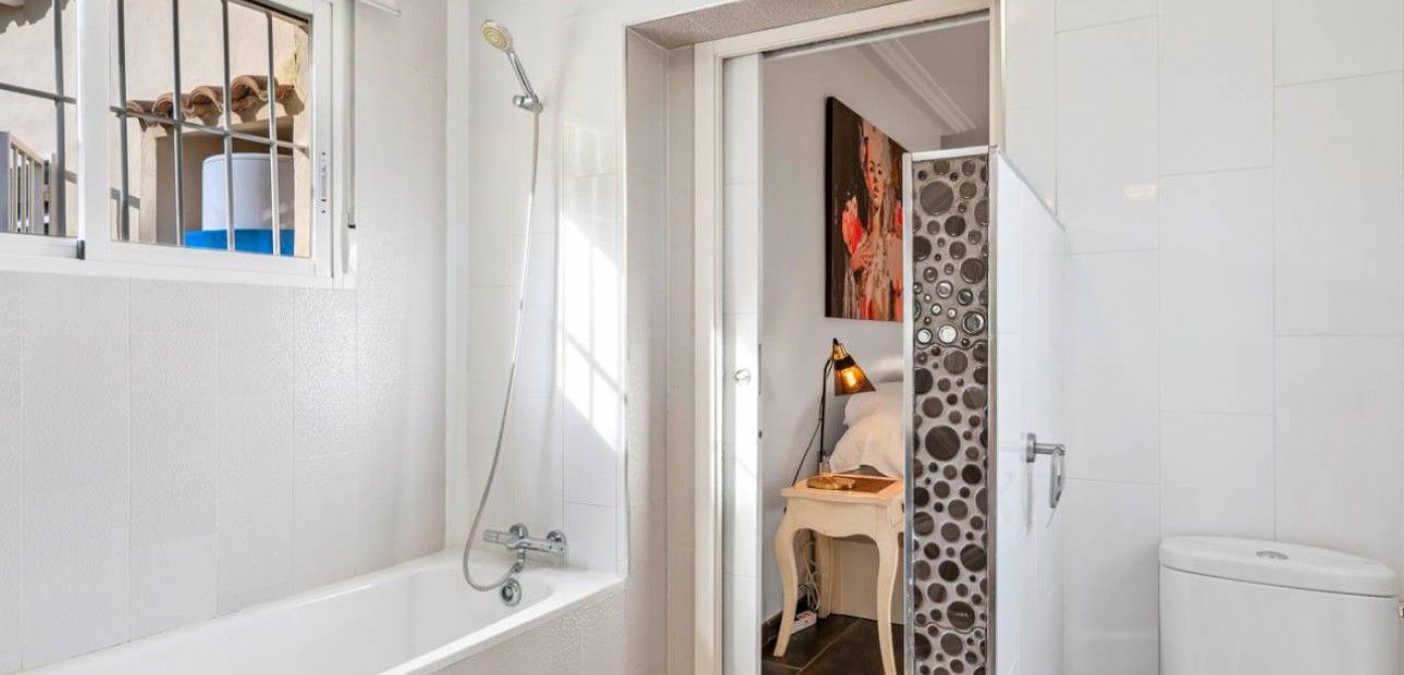 Sale - Villa -
Algorfa - Castillo de montemar