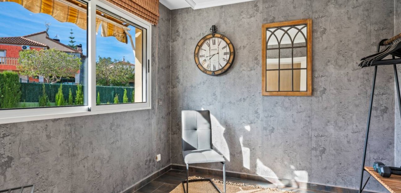 Sale - Villa -
Algorfa - Castillo de montemar