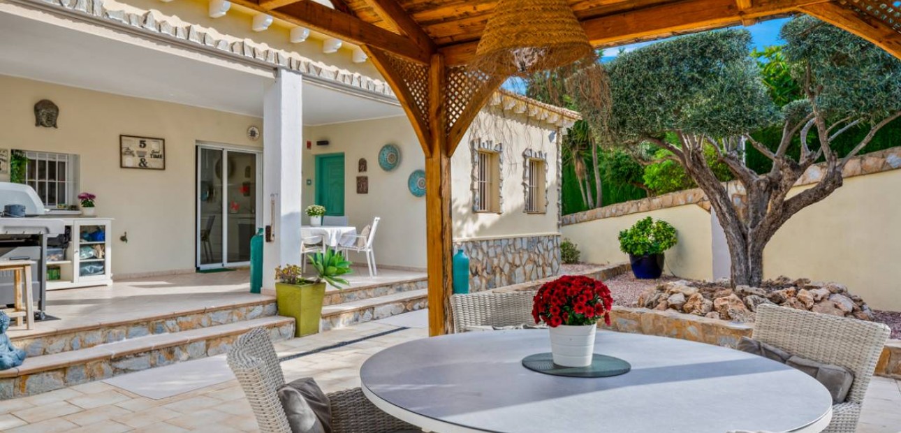 Sale - Villa -
Algorfa - Castillo de montemar