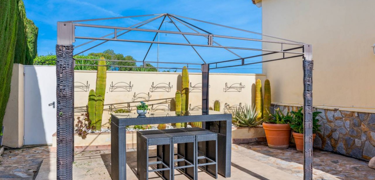 Sale - Villa -
Algorfa - Castillo de montemar