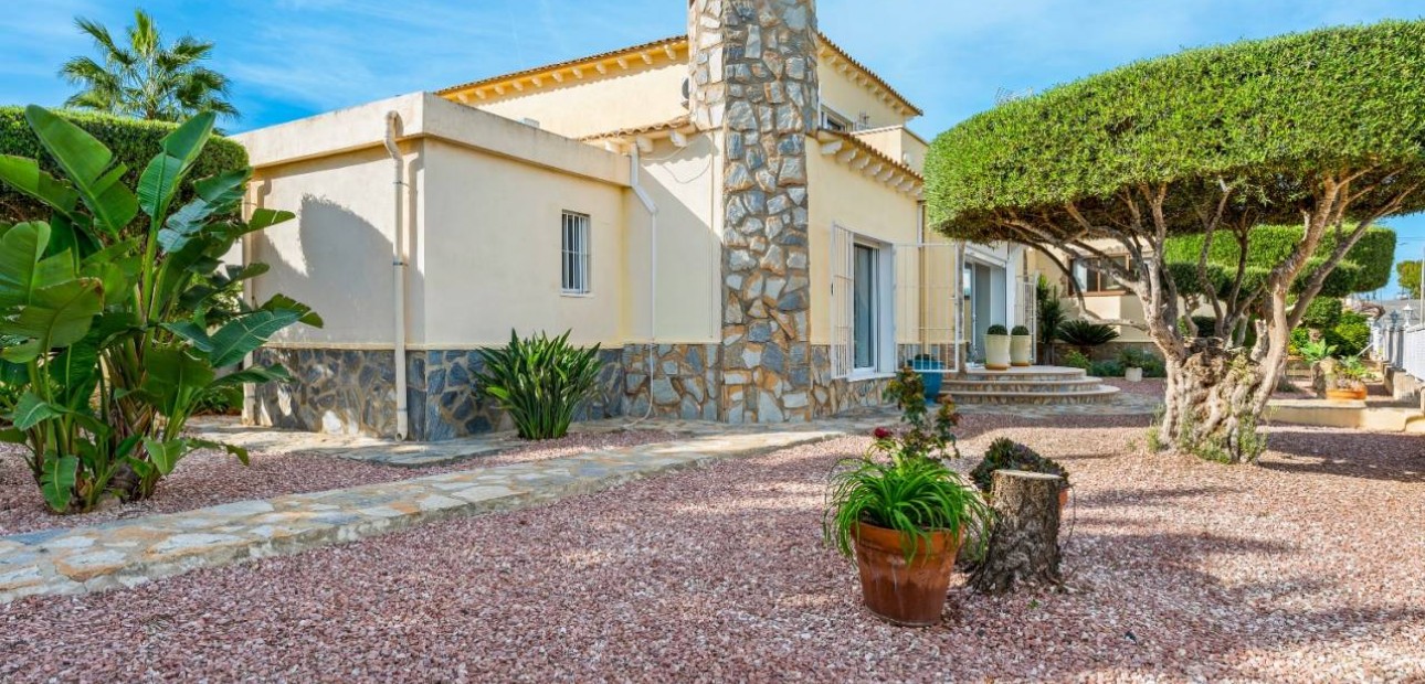 Sale - Villa -
Algorfa - Castillo de montemar