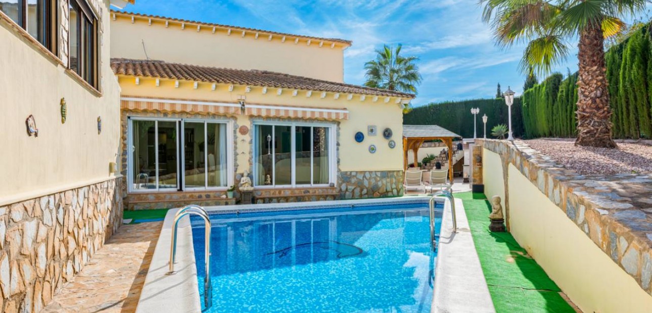 Sale - Villa -
Algorfa - Castillo de montemar