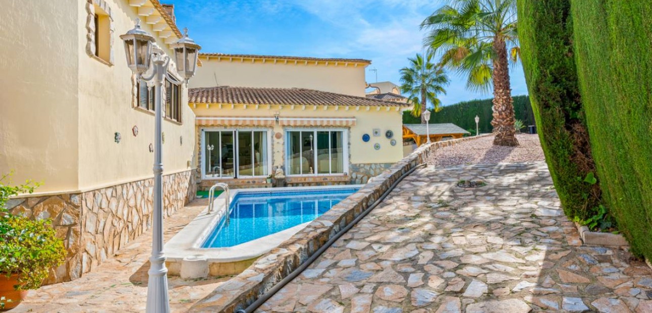 Sale - Villa -
Algorfa - Castillo de montemar