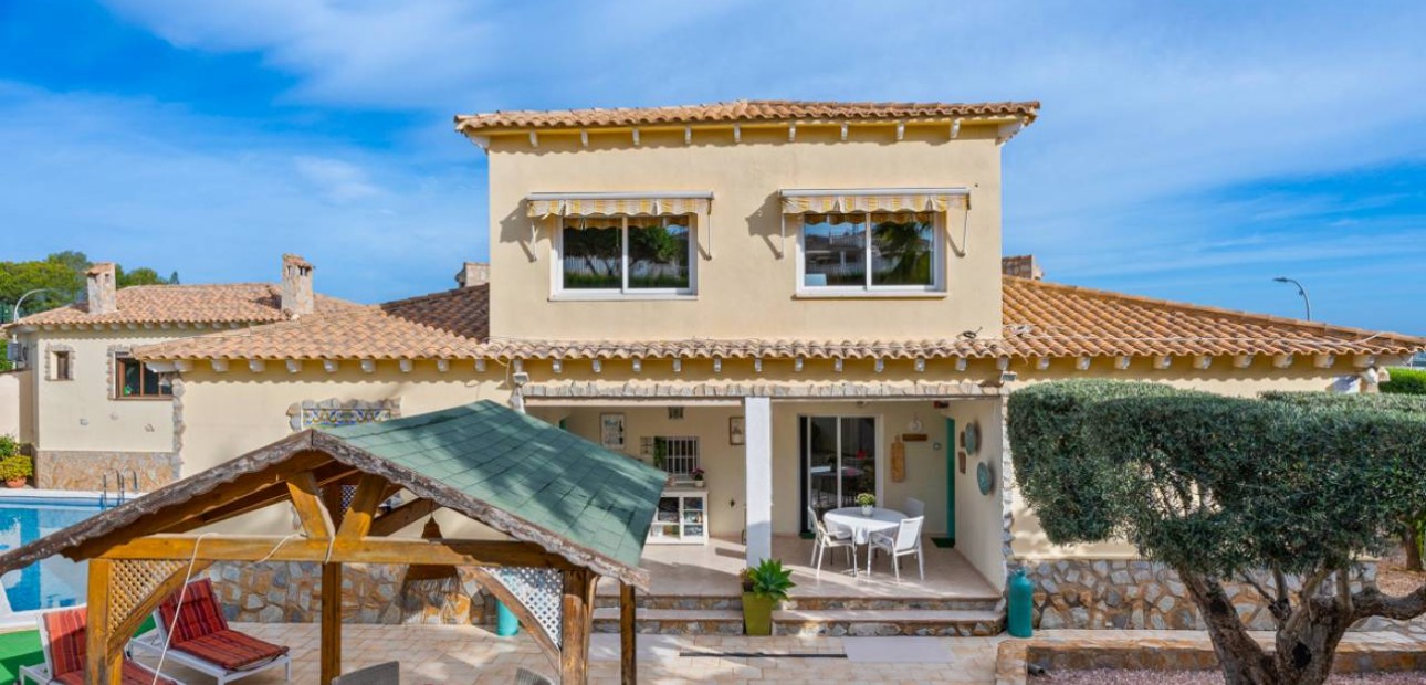 Sale - Villa -
Algorfa - Castillo de montemar