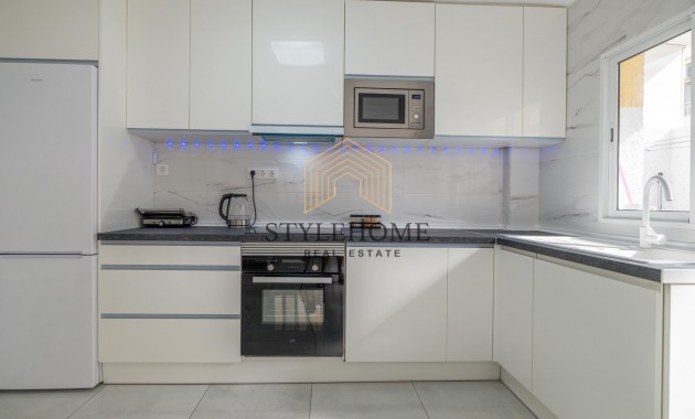 Herverkoop - 1. Apartment / flat -
Torrevieja - El Acequión - Los Náufragos