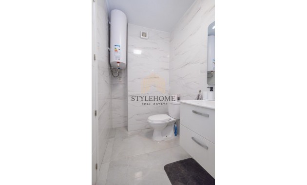 Herverkoop - 1. Apartment / flat -
Torrevieja - El Acequión - Los Náufragos