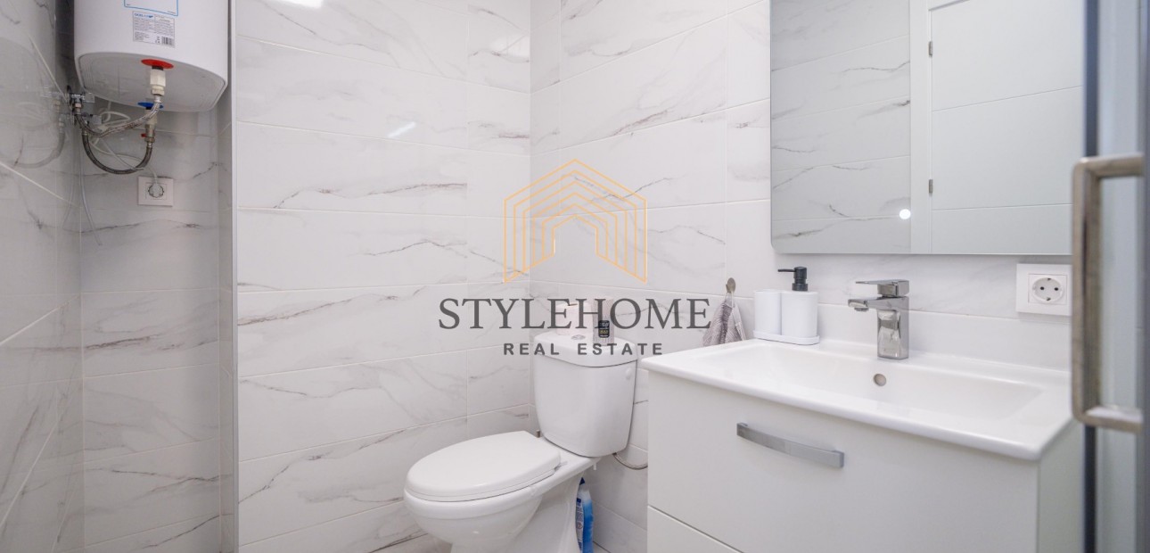 Herverkoop - 1. Apartment / flat -
Torrevieja - El Acequión - Los Náufragos