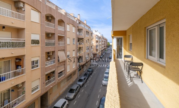 Herverkoop - 1. Apartment / flat -
Torrevieja - El Acequión - Los Náufragos