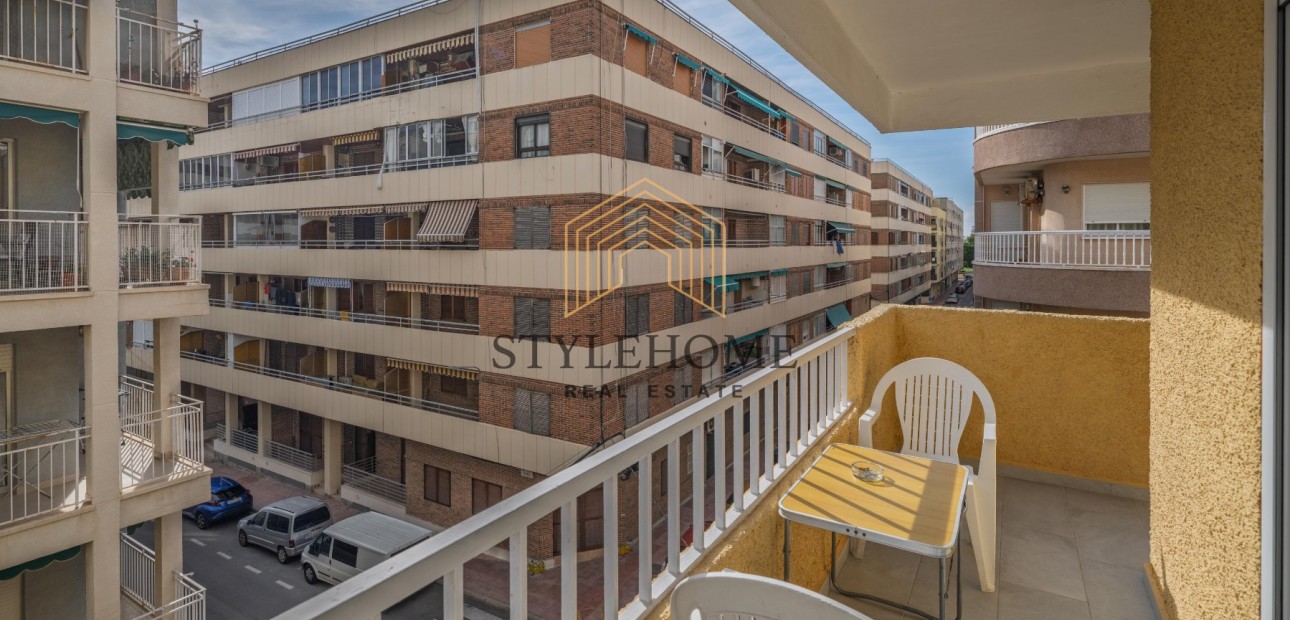 Herverkoop - 1. Apartment / flat -
Torrevieja - El Acequión - Los Náufragos