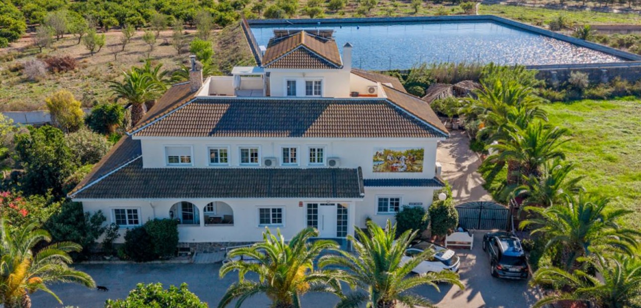 Herverkoop - Finca / Country Property -
Los Montesinos