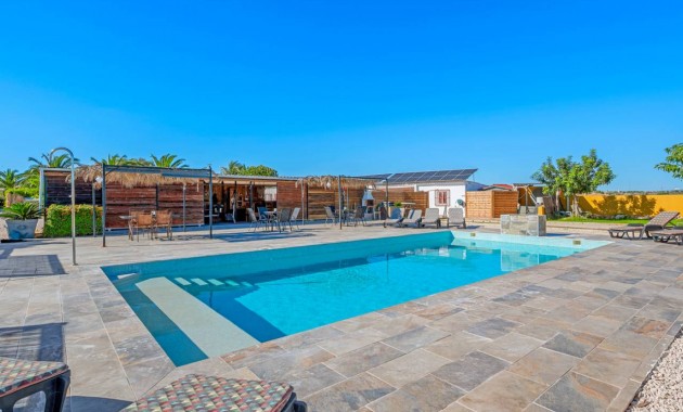 Herverkoop - Finca / Country Property -
Los Montesinos