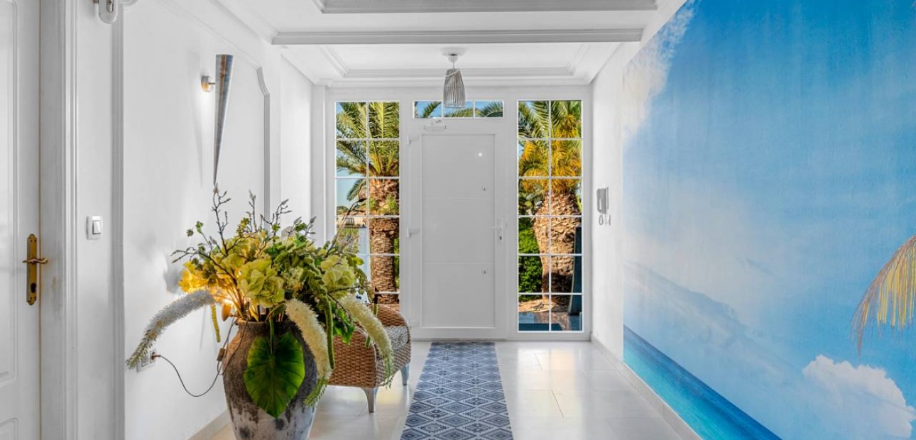 Herverkoop - Finca / Country Property -
Los Montesinos