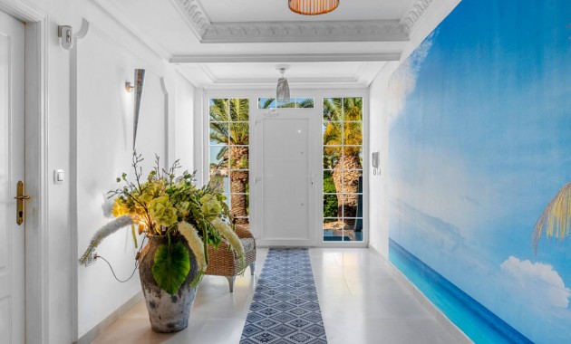 Herverkoop - Finca / Country Property -
Los Montesinos