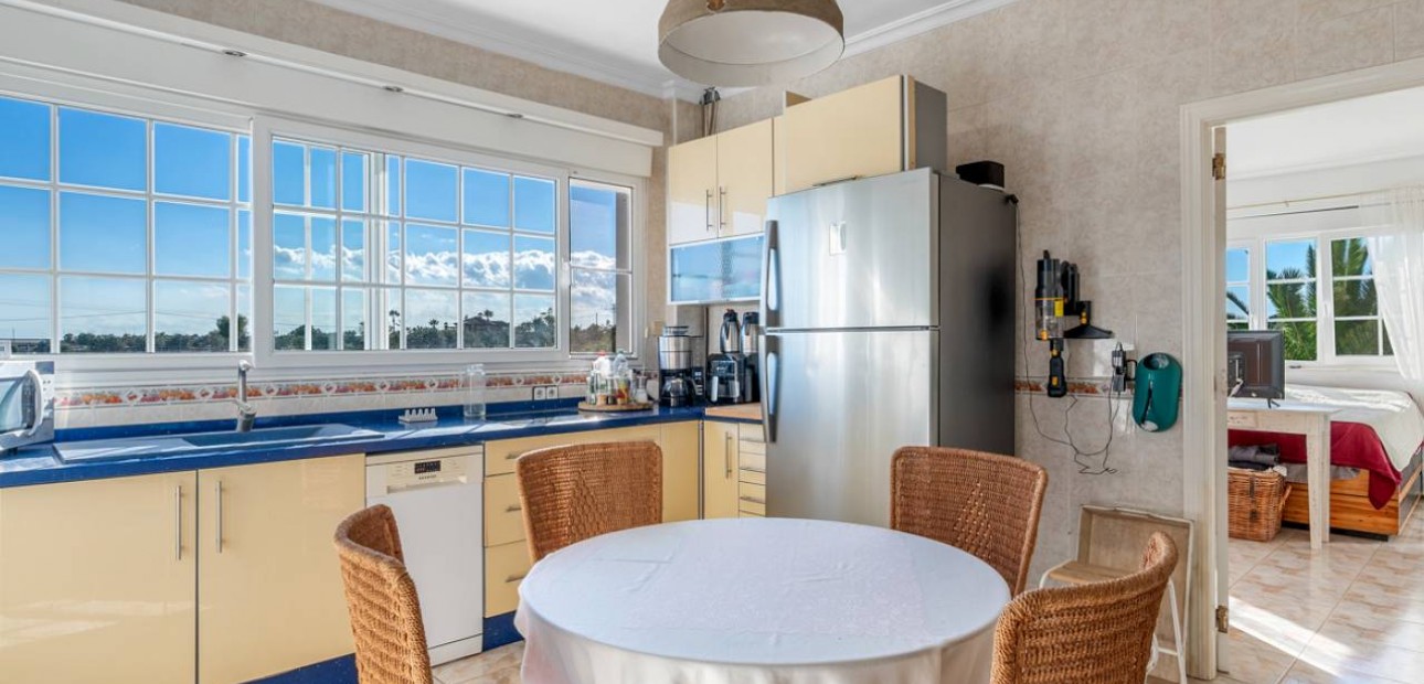 Herverkoop - Finca / Country Property -
Los Montesinos