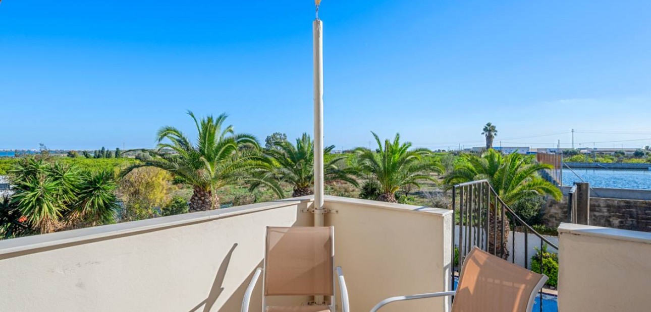 Herverkoop - Finca / Country Property -
Los Montesinos