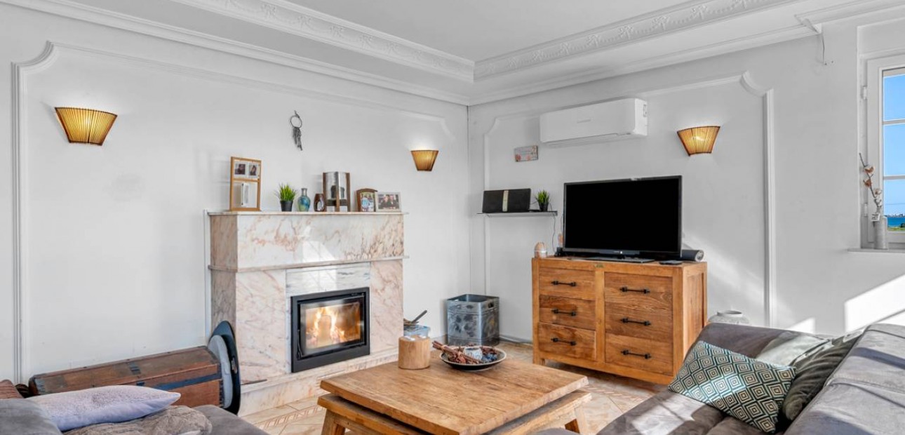 Herverkoop - Finca / Country Property -
Los Montesinos