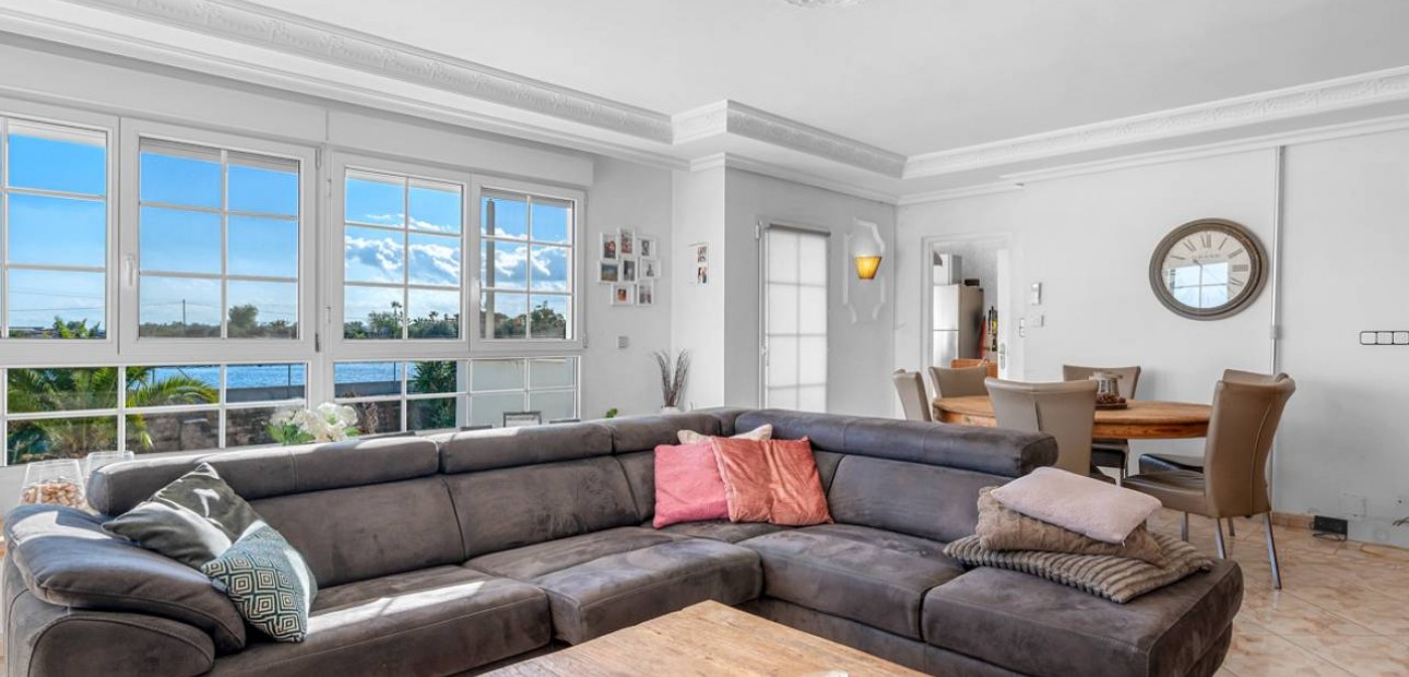 Herverkoop - Finca / Country Property -
Los Montesinos