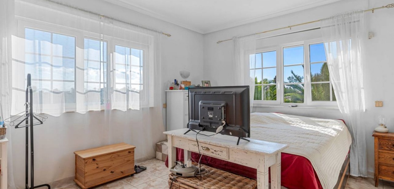 Herverkoop - Finca / Country Property -
Los Montesinos