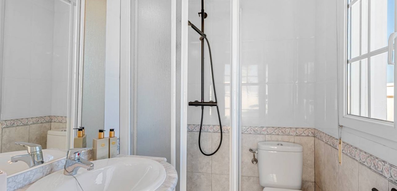 Herverkoop - Finca / Country Property -
Los Montesinos