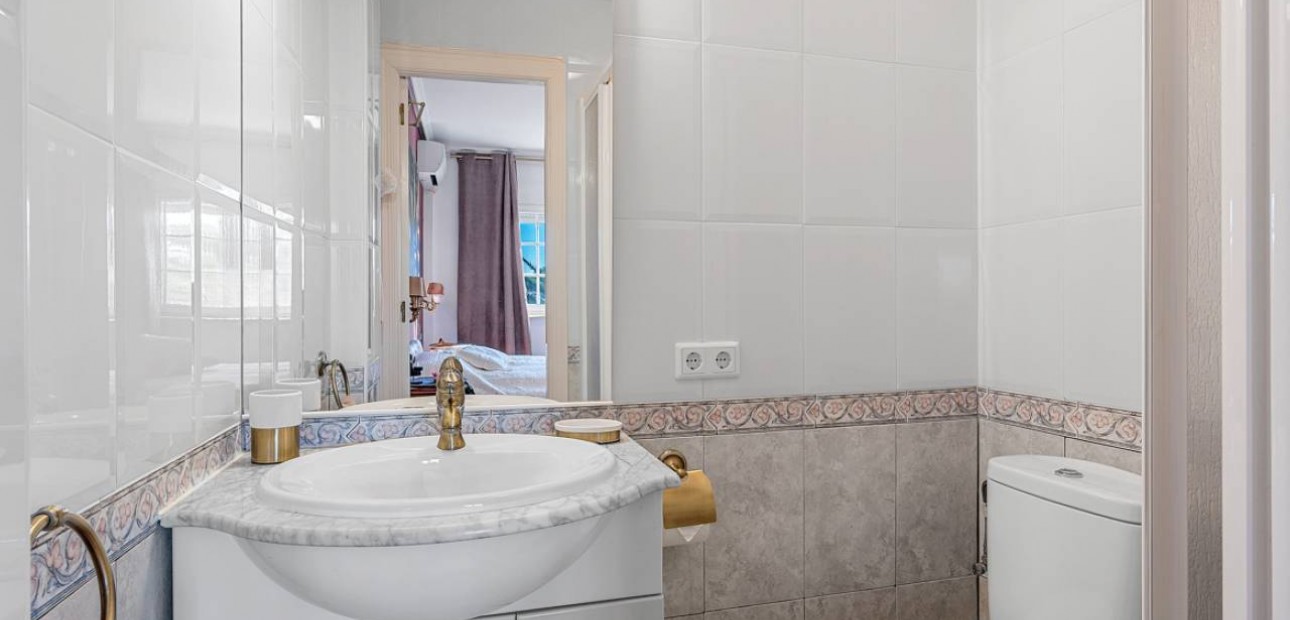 Herverkoop - Finca / Country Property -
Los Montesinos