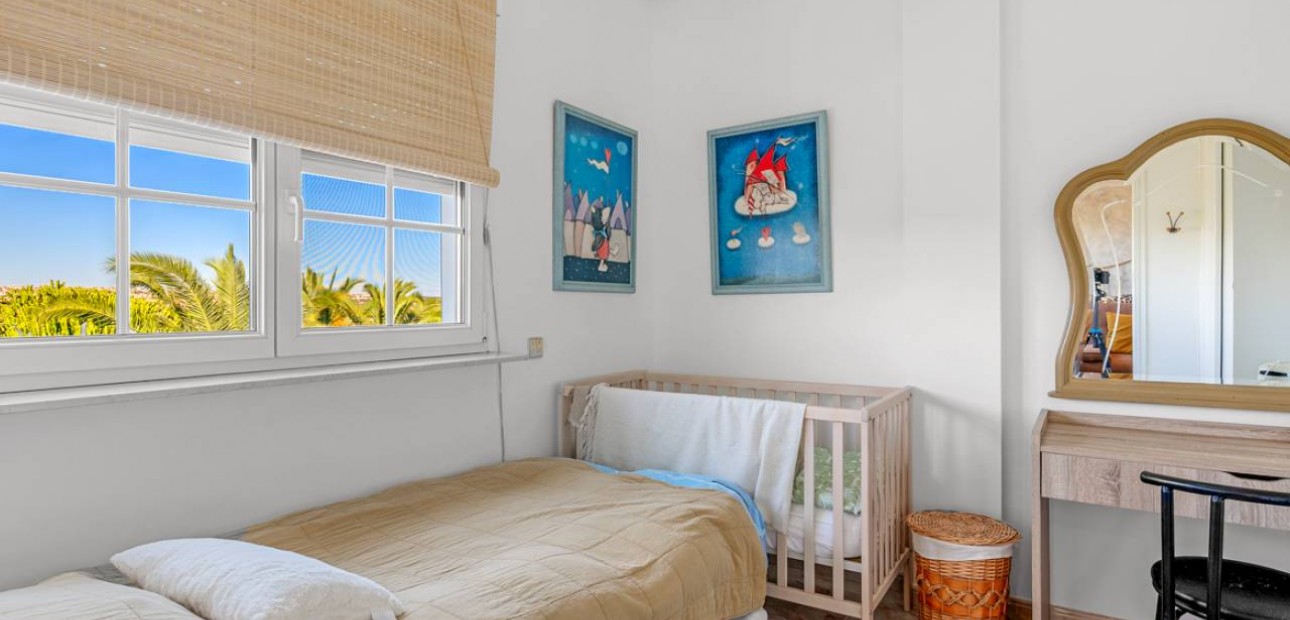 Herverkoop - Finca / Country Property -
Los Montesinos