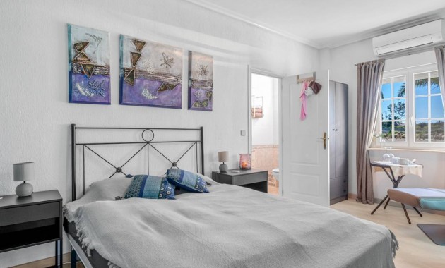 Herverkoop - Finca / Country Property -
Los Montesinos