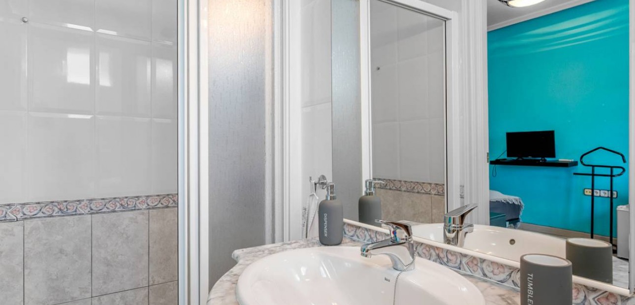 Herverkoop - Finca / Country Property -
Los Montesinos