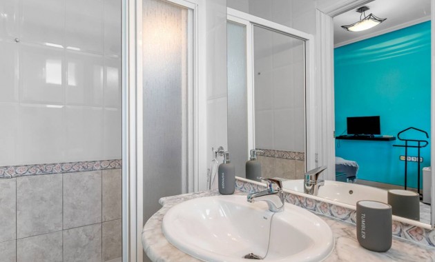 Herverkoop - Finca / Country Property -
Los Montesinos