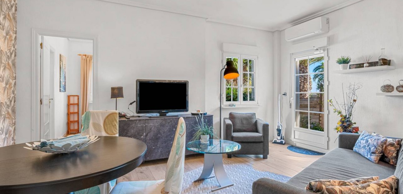 Herverkoop - Finca / Country Property -
Los Montesinos